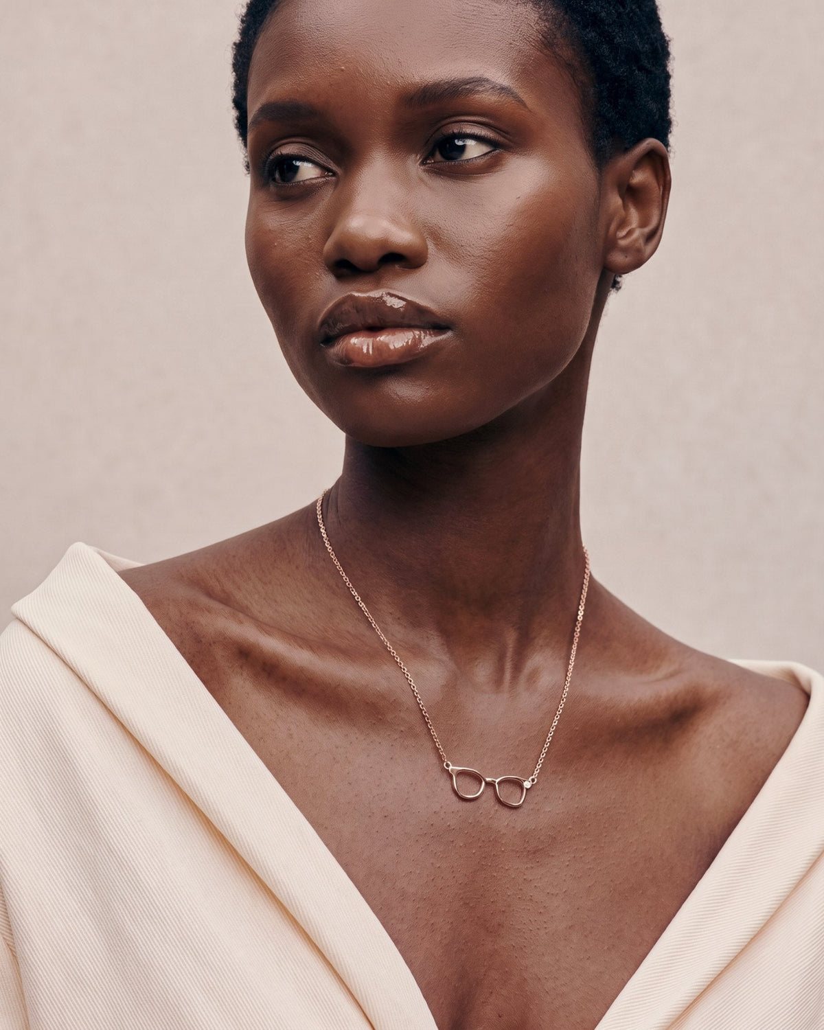 The Choti 18K gold glasses necklace with a diamond by House of Rednam